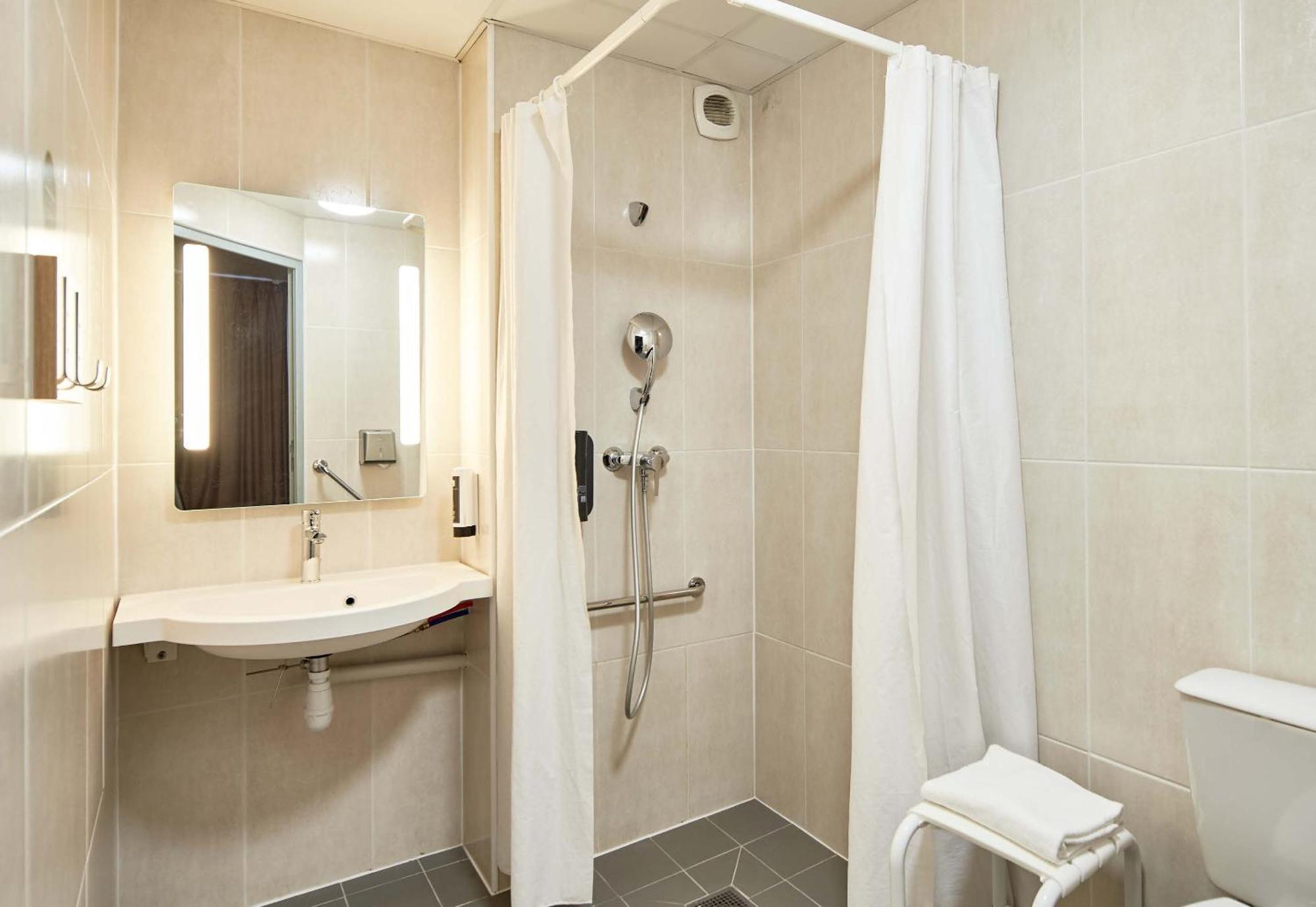 B&B Hotel Maurepas Eksteriør billede