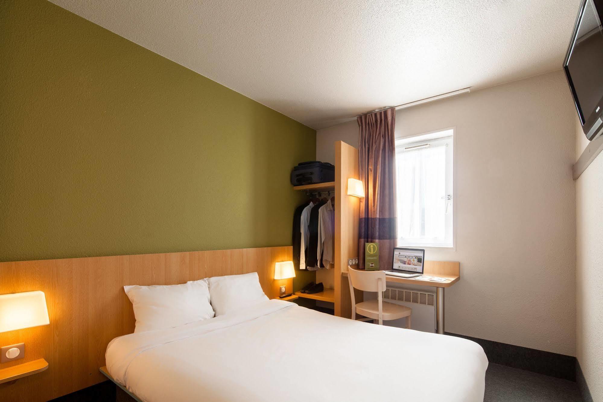 B&B Hotel Maurepas Eksteriør billede
