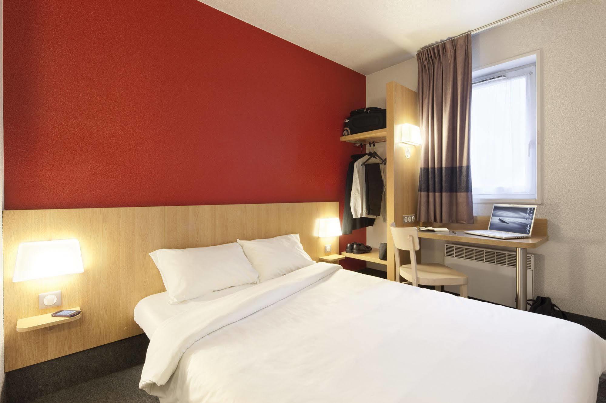B&B Hotel Maurepas Eksteriør billede