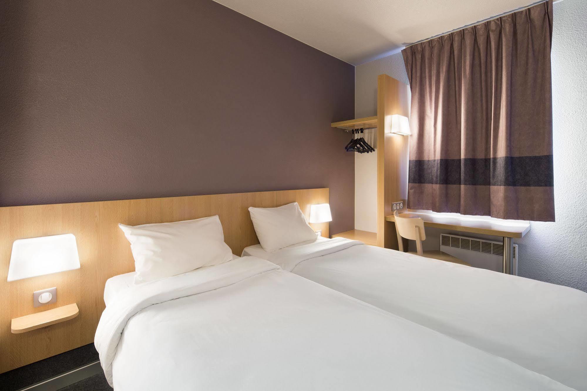 B&B Hotel Maurepas Eksteriør billede