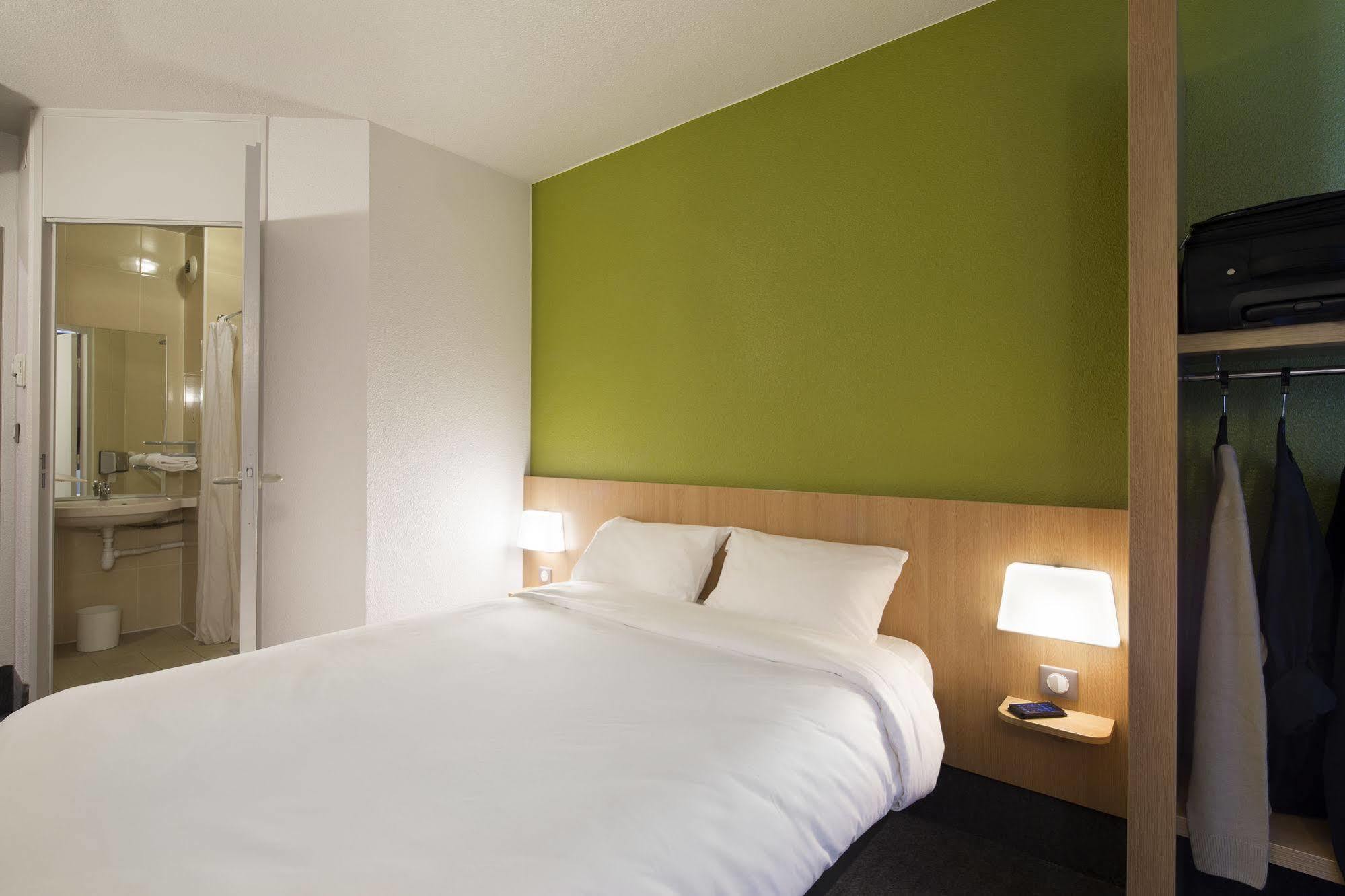 B&B Hotel Maurepas Eksteriør billede
